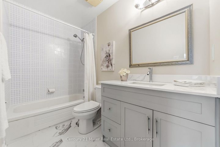 Photo 37 at 3686 St. Laurent Court, Erin Mills, Mississauga