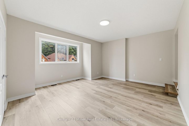 Photo 39 at 3686 St. Laurent Court, Erin Mills, Mississauga