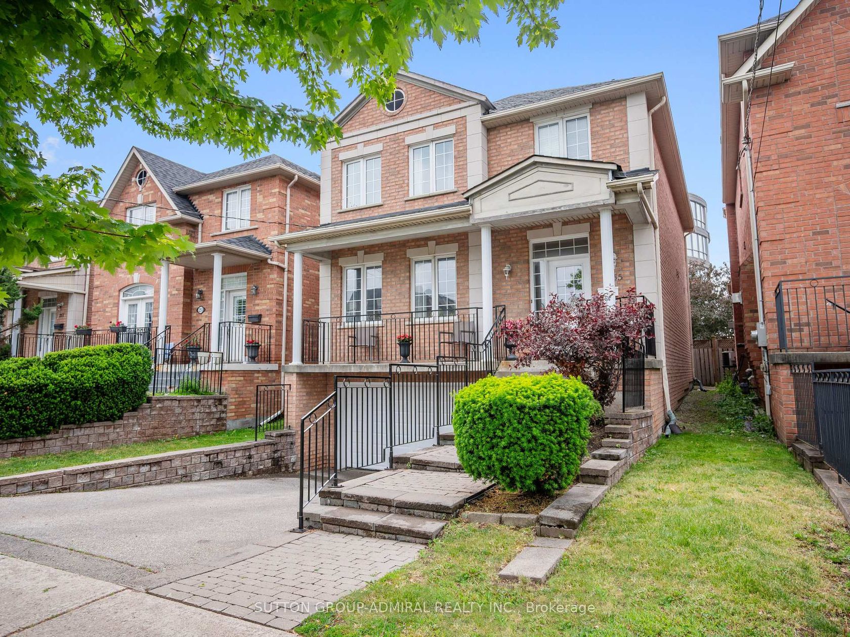 255 Cocksfield Avenue, Bathurst Manor, Toronto 