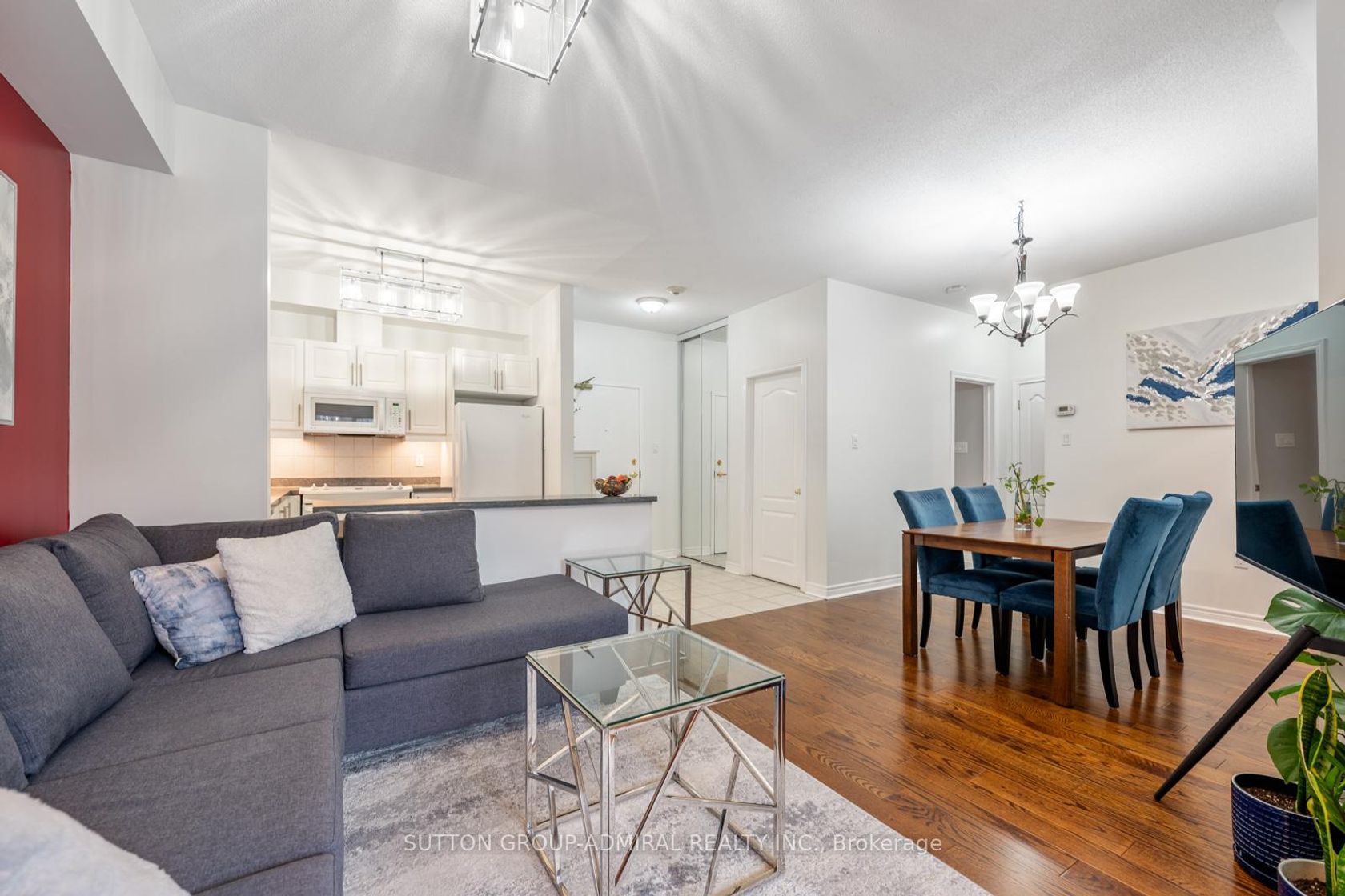 102 - 9944 Keele Street, Maple, Vaughan photo number 2