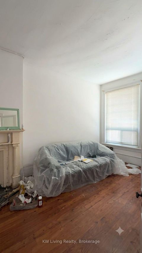 Photo 3 at 27 McGill Street, Yonge Corridor, Toronto