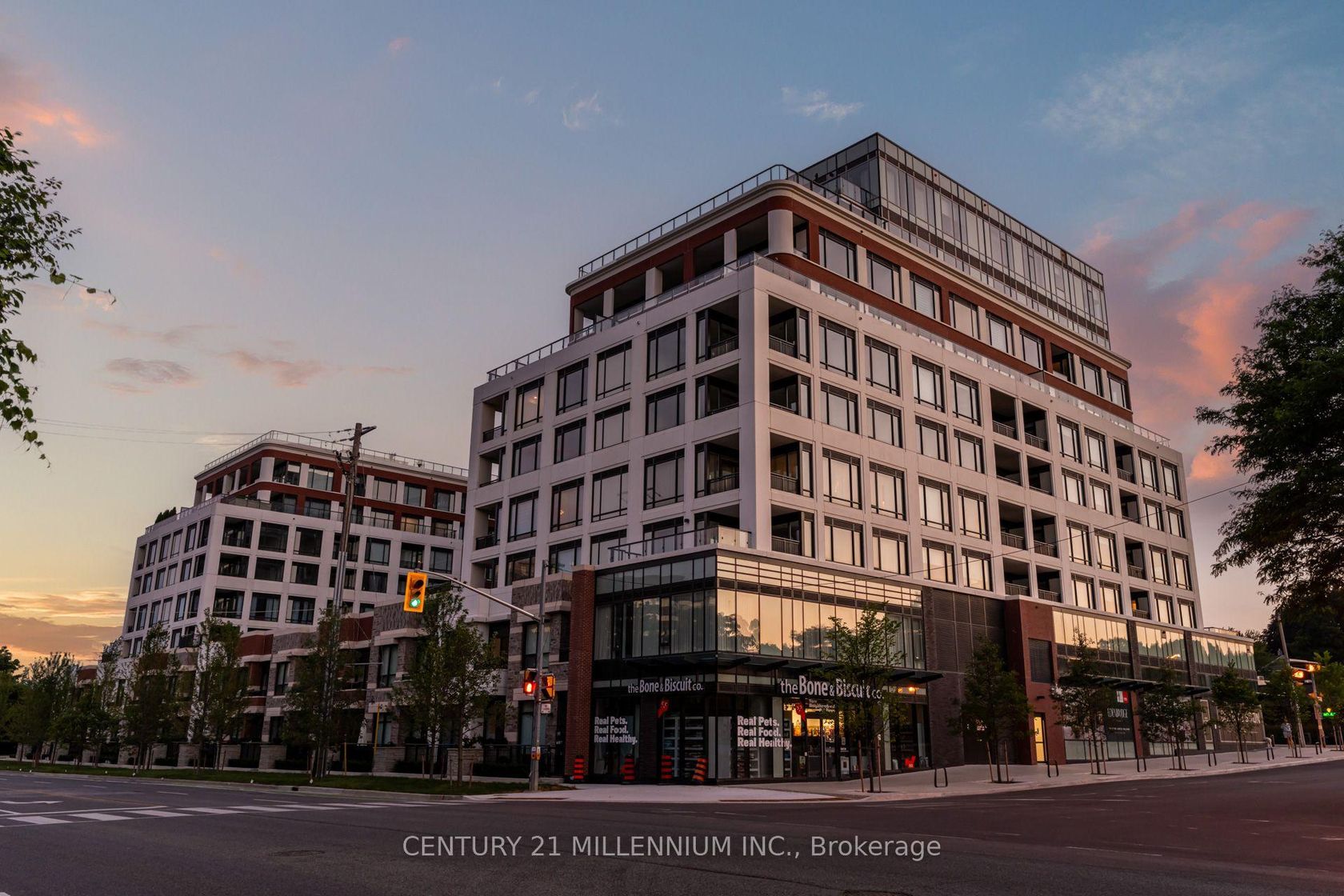 305 - 259 The Kingsway, Humber Valley, Toronto 