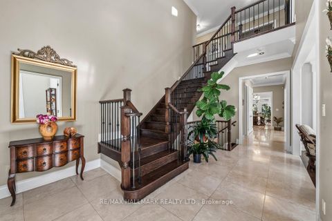 Photo 4 at 321 Grand Vellore Crescent, Vellore Village, Vaughan