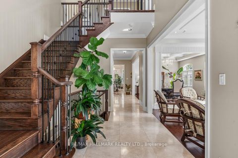 Photo 5 at 321 Grand Vellore Crescent, Vellore Village, Vaughan