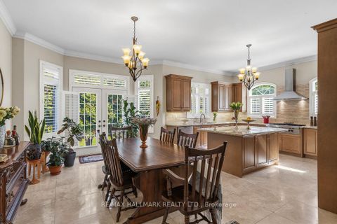 Photo 10 at 321 Grand Vellore Crescent, Vellore Village, Vaughan