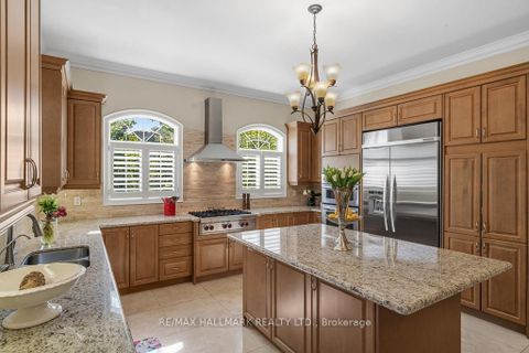 Photo 12 at 321 Grand Vellore Crescent, Vellore Village, Vaughan