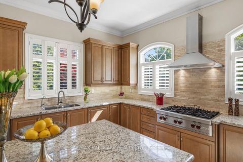 Photo 13 at 321 Grand Vellore Crescent, Vellore Village, Vaughan