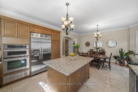 Photo 14 at 321 Grand Vellore Crescent, Vellore Village, Vaughan