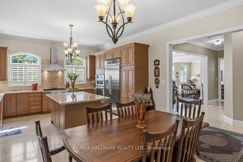 Photo 15 at 321 Grand Vellore Crescent, Vellore Village, Vaughan