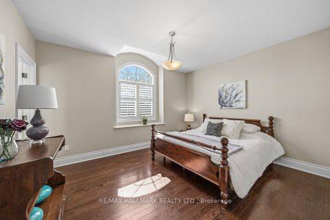 Photo 25 at 321 Grand Vellore Crescent, Vellore Village, Vaughan