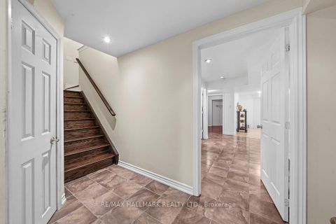 Photo 35 at 321 Grand Vellore Crescent, Vellore Village, Vaughan