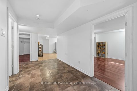 Photo 36 at 321 Grand Vellore Crescent, Vellore Village, Vaughan