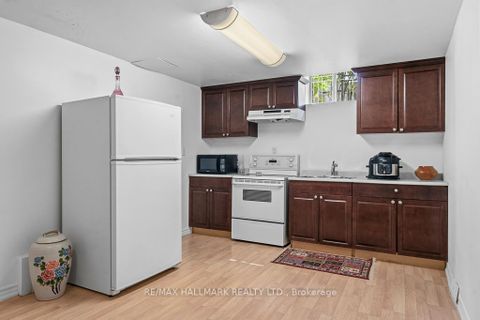 Photo 37 at 321 Grand Vellore Crescent, Vellore Village, Vaughan