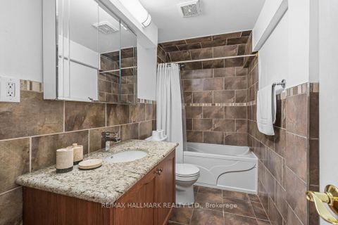 Photo 43 at 321 Grand Vellore Crescent, Vellore Village, Vaughan