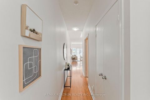 Photo 3 at 619 - 600 Queens Quay W, Waterfront Communities C1, Toronto