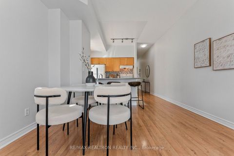 Photo 13 at 619 - 600 Queens Quay W, Waterfront Communities C1, Toronto