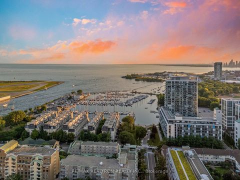 Photo 28 at 619 - 600 Queens Quay W, Waterfront Communities C1, Toronto