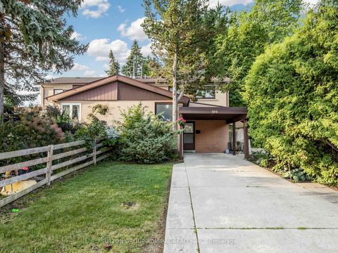 Photo 0 at 126 Chelmsford Avenue, Newtonbrook West, Toronto