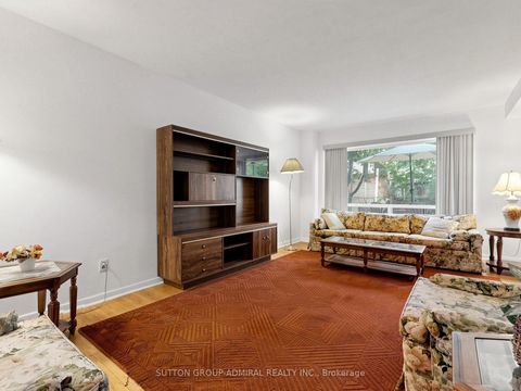 Photo 2 at 126 Chelmsford Avenue, Newtonbrook West, Toronto