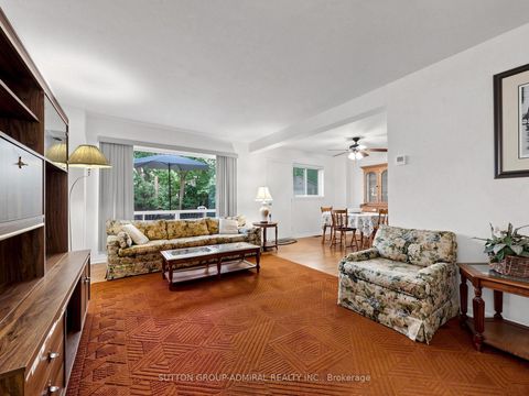 Photo 3 at 126 Chelmsford Avenue, Newtonbrook West, Toronto