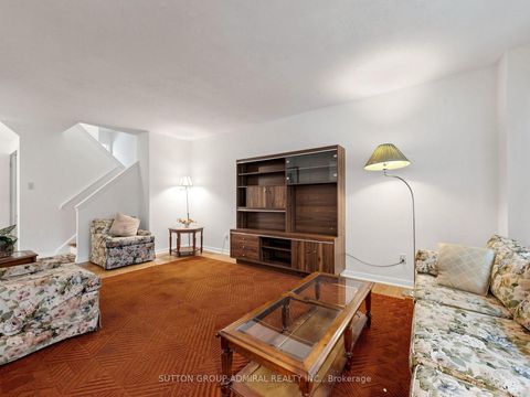 Photo 4 at 126 Chelmsford Avenue, Newtonbrook West, Toronto