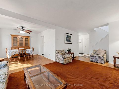 Photo 5 at 126 Chelmsford Avenue, Newtonbrook West, Toronto
