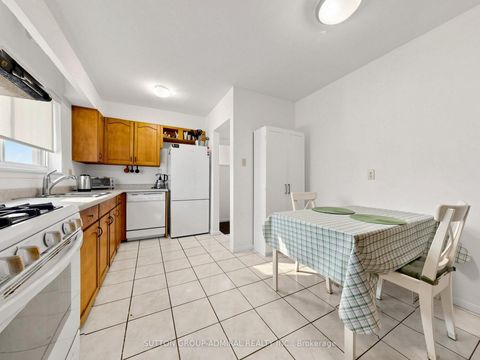 Photo 7 at 126 Chelmsford Avenue, Newtonbrook West, Toronto