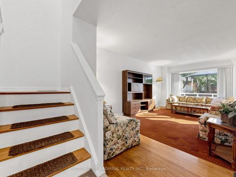 Photo 9 at 126 Chelmsford Avenue, Newtonbrook West, Toronto