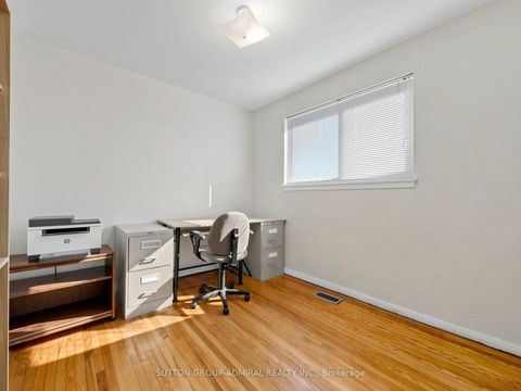 Photo 13 at 126 Chelmsford Avenue, Newtonbrook West, Toronto
