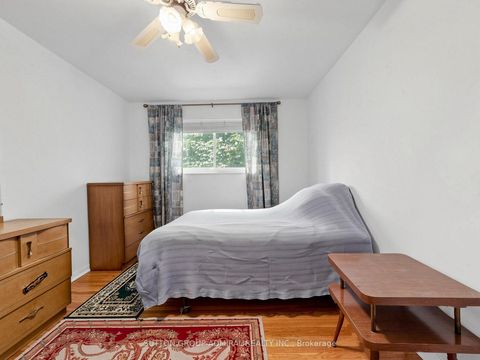 Photo 16 at 126 Chelmsford Avenue, Newtonbrook West, Toronto