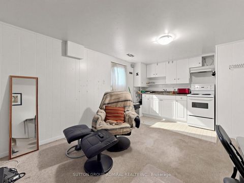 Photo 18 at 126 Chelmsford Avenue, Newtonbrook West, Toronto