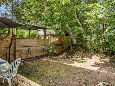 Photo 21 at 126 Chelmsford Avenue, Newtonbrook West, Toronto