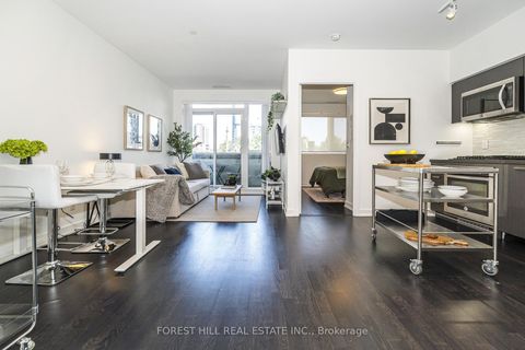 Photo 4 at 202 - 501 St Clair Avenue W, Casa Loma, Toronto