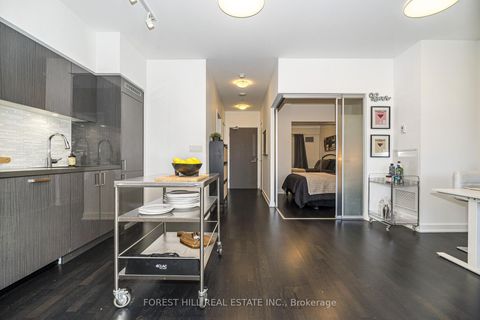 Photo 5 at 202 - 501 St Clair Avenue W, Casa Loma, Toronto