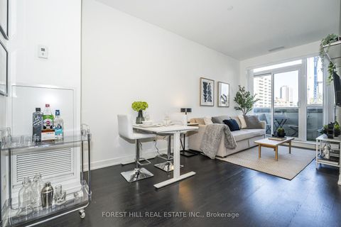 Photo 11 at 202 - 501 St Clair Avenue W, Casa Loma, Toronto