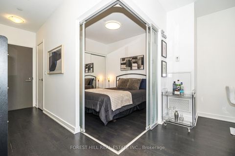 Photo 13 at 202 - 501 St Clair Avenue W, Casa Loma, Toronto
