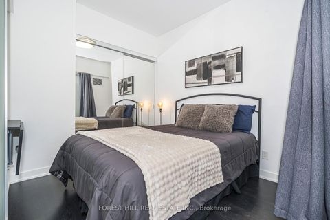 Photo 14 at 202 - 501 St Clair Avenue W, Casa Loma, Toronto