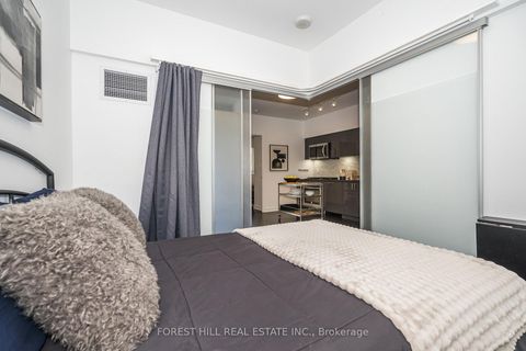 Photo 15 at 202 - 501 St Clair Avenue W, Casa Loma, Toronto