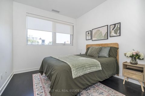 Photo 16 at 202 - 501 St Clair Avenue W, Casa Loma, Toronto