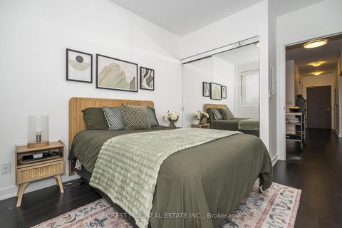 Photo 17 at 202 - 501 St Clair Avenue W, Casa Loma, Toronto