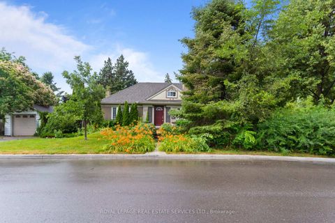 Photo 1 at 2 Glenroy Avenue, Queensway, Toronto