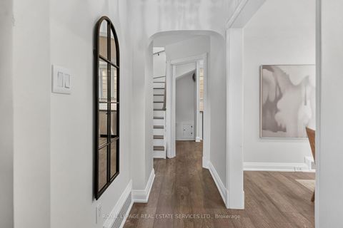 Photo 2 at 2 Glenroy Avenue, Queensway, Toronto