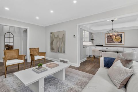 Photo 6 at 2 Glenroy Avenue, Queensway, Toronto
