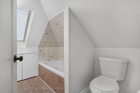 Photo 22 at 2 Glenroy Avenue, Queensway, Toronto