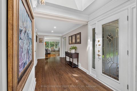 Photo 3 at 4 Prince George Drive, Rosethorn, Toronto