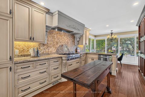 Photo 10 at 4 Prince George Drive, Rosethorn, Toronto