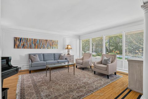 Photo 17 at 4 Prince George Drive, Rosethorn, Toronto