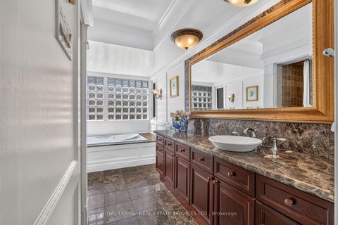 Photo 20 at 4 Prince George Drive, Rosethorn, Toronto