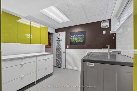 Photo 29 at 4 Prince George Drive, Rosethorn, Toronto