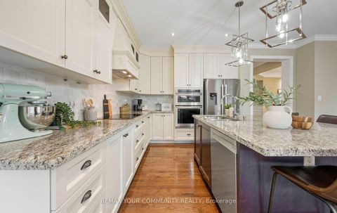 Photo 17 at 21 Lilly Valley Crescent S, King City, King